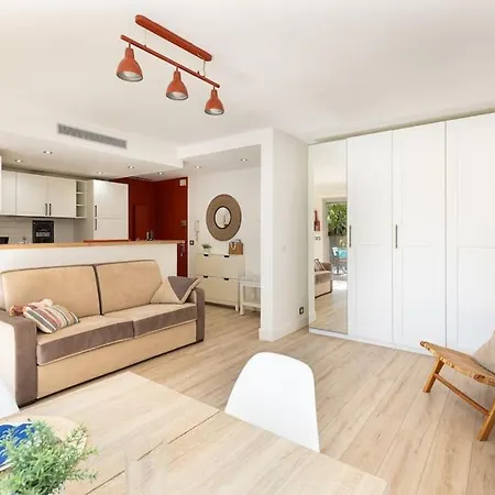 Apartman Climatise Antibes